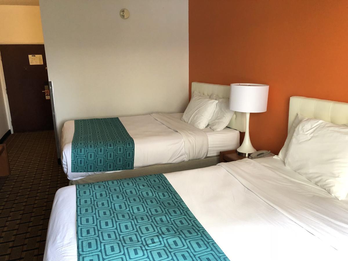 Howard Johnson By Wyndham Airport Louisville Eksteriør bilde